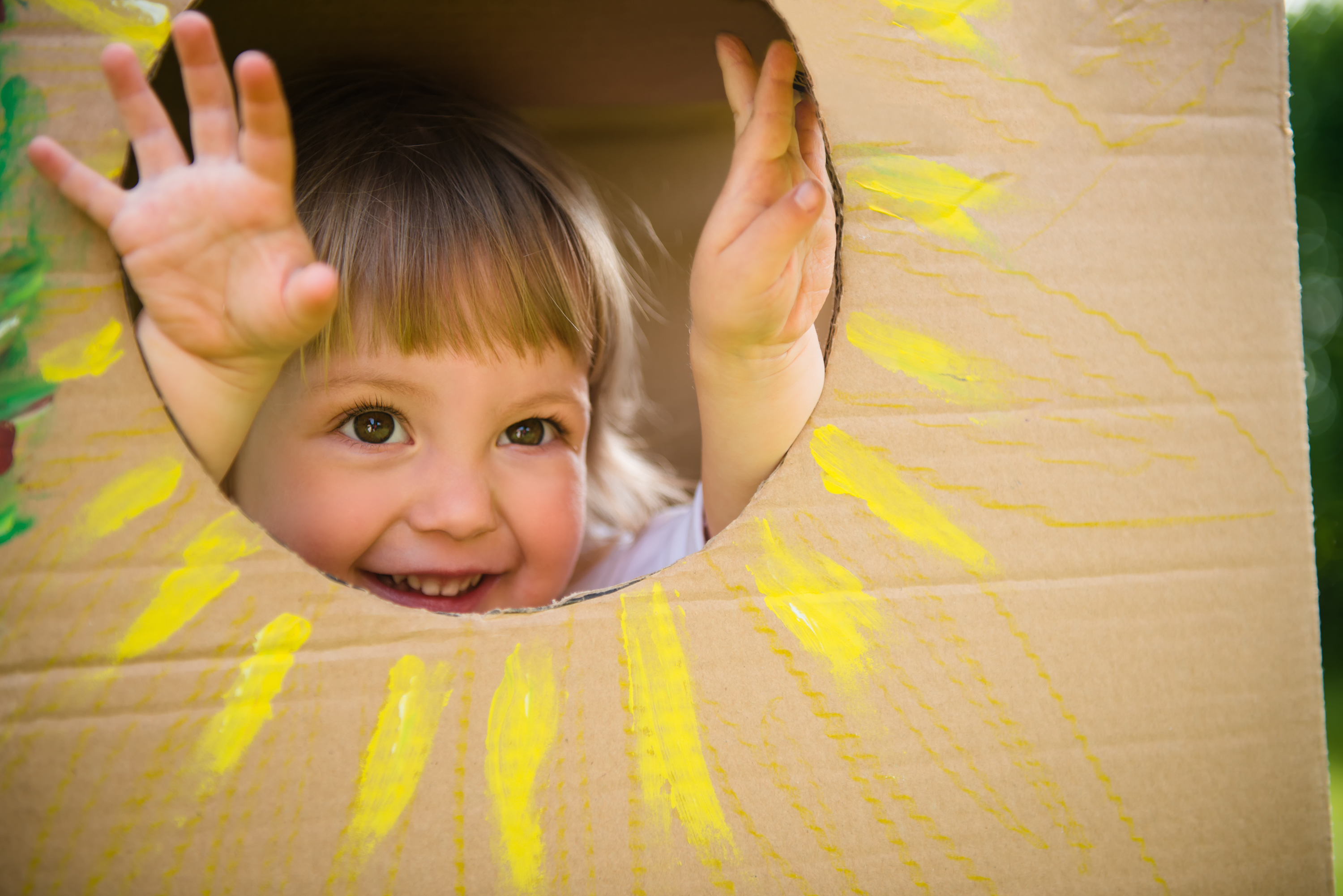 IKW: Sonnenschutz für Babys und Kleinkinder – was Sie beachten müssen, um  Ihr Kind zu schützen